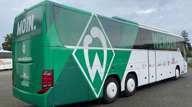 Vollfolierung eines Reisebusses für Werder Bremen