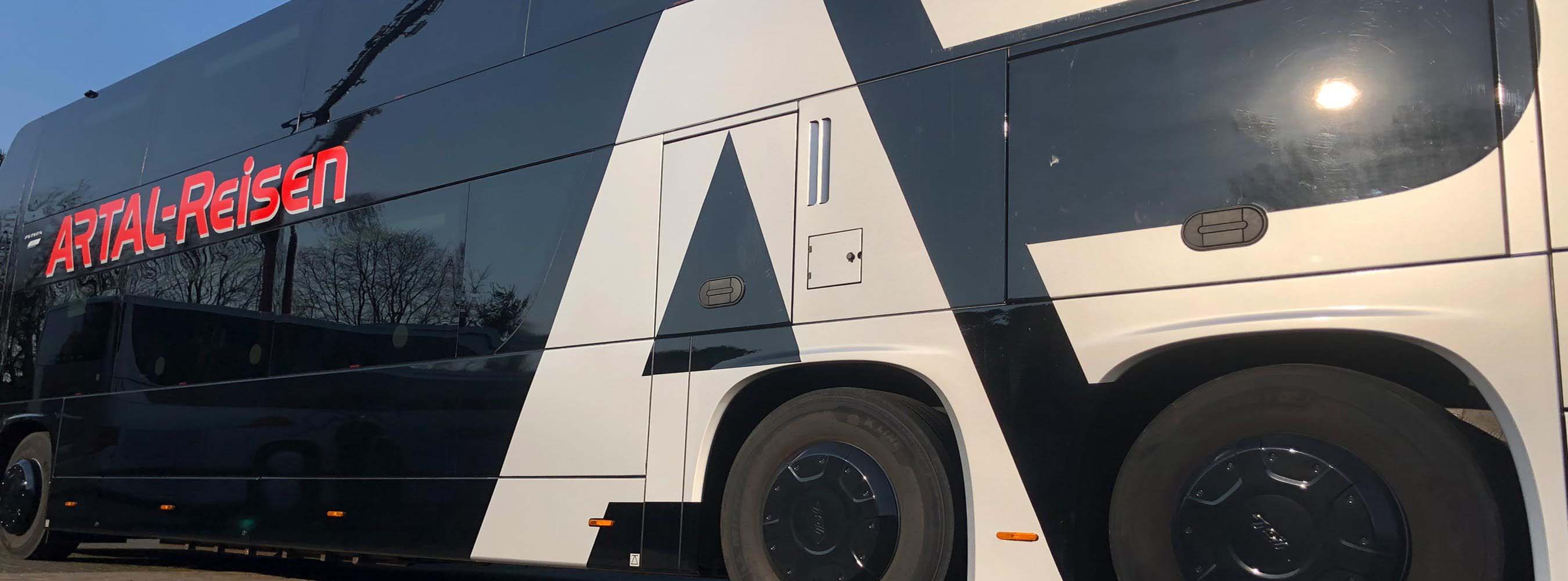 Beschriftung der Busflotte im Bremer Raum für die Firma Artal Reisen
